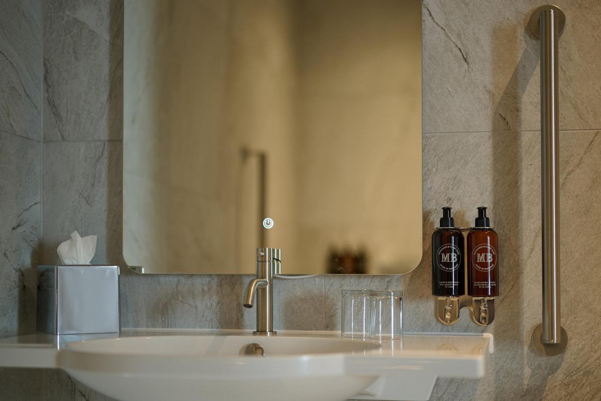 فندق The Resident Edinburgh - Newly Open المظهر الخارجي الصورة
